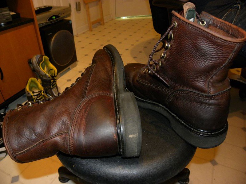 cleaning work boot